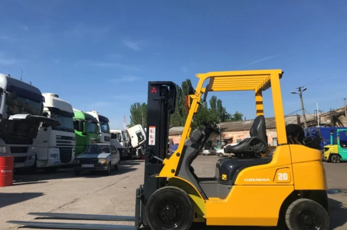 Вилочный погрузчик Mitsubishi FGE20T-F17D с секцией гидравлики для подключения навесного- фото № 8