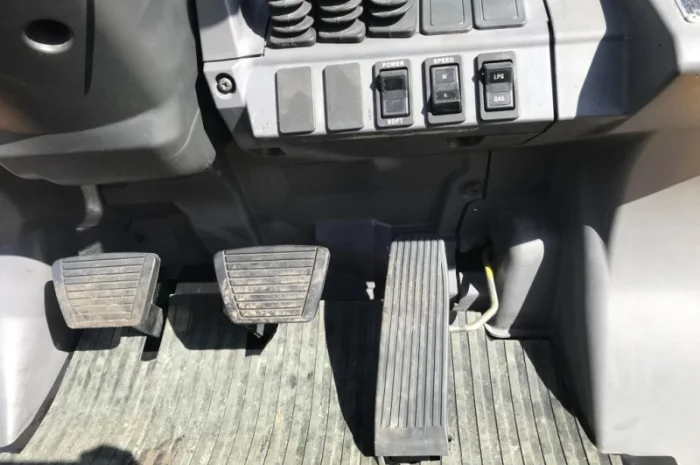 Вилочный погрузчик Mitsubishi FGE20T-F17D с секцией гидравлики для подключения навесного- фото № 9