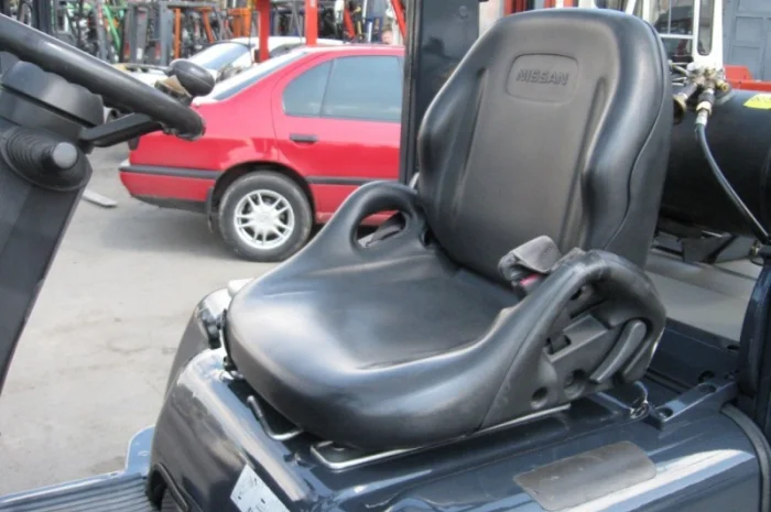 Газовый вилочный погрузчик Nissan на 1.75 тонны вагонник с боковым смещением- фото № 12