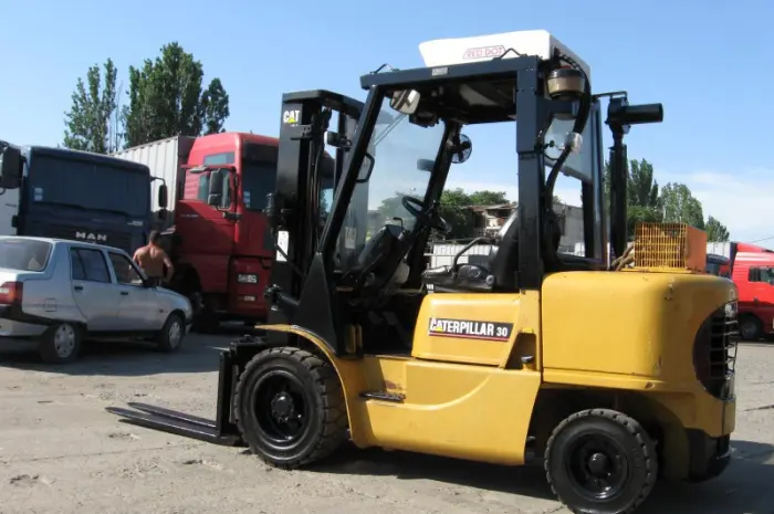 3 тонный вилочный дизельный погрузчик Caterpillar DP30K- фото № 2