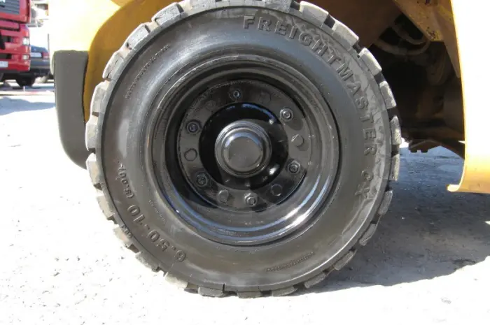 3 тонный вилочный дизельный погрузчик Caterpillar DP30K- фото № 8