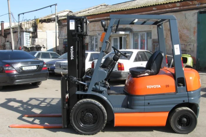 Вилочный автопогрузчик Toyota 6 серии грузоподъёмностью 2 тонны- фото № 1