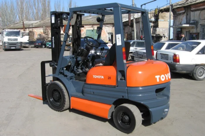 Вилочный автопогрузчик Toyota 6 серии грузоподъёмностью 2 тонны- фото № 3
