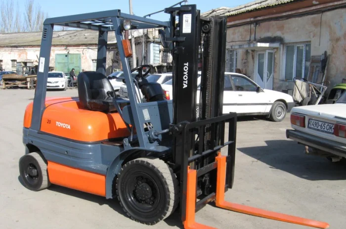 Вилочный автопогрузчик Toyota 6 серии грузоподъёмностью 2 тонны- фото № 6