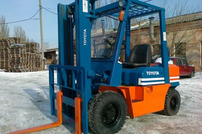 Бензиновый погрузчик Toyota 44-5FG25 на 2.5 тонны- фото № 2