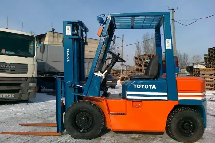 Бензиновый погрузчик Toyota 44-5FG25 на 2.5 тонны- фото № 3