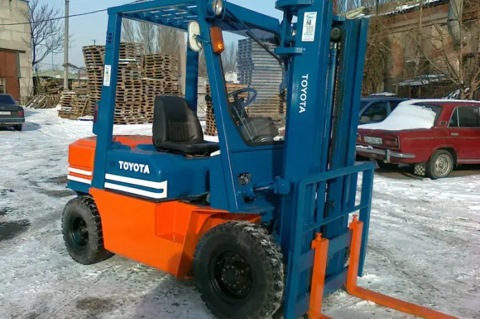 Бензиновый погрузчик Toyota 44-5FG25 на 2.5 тонны- фото № 7
