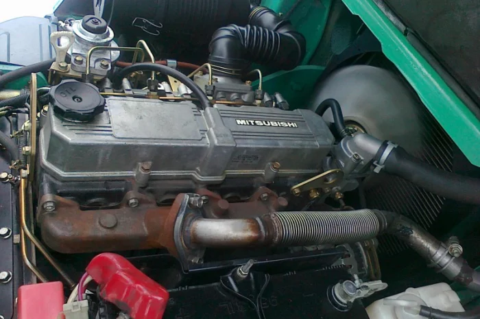 Погрузчик Mitsubishi на 3 тонны на спареных колёсах- фото № 10