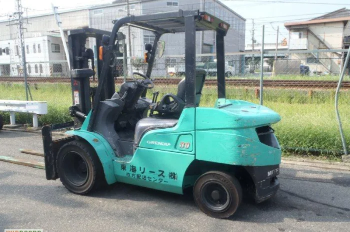 Погрузчик Mitsubishi на 3 тонны на спареных колёсах- фото № 5