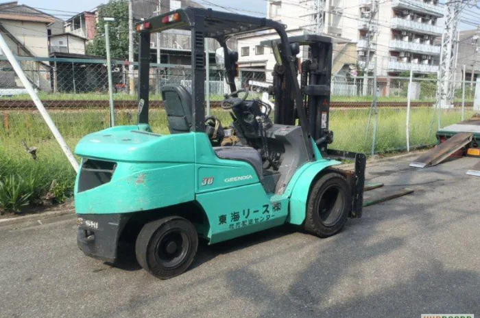 Погрузчик Mitsubishi на 3 тонны на спареных колёсах- фото № 3