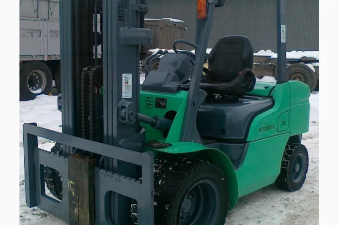 Погрузчик Mitsubishi на 3 тонны на спареных колёсах- фото № 15