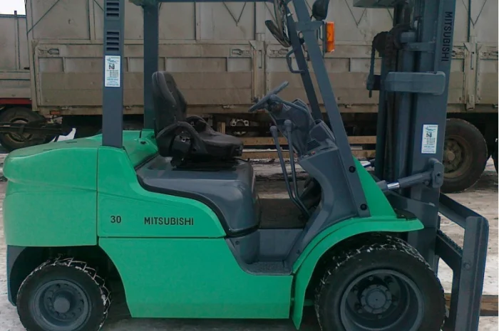 Погрузчик Mitsubishi на 3 тонны на спареных колёсах- фото № 14