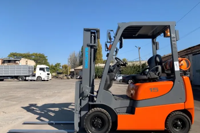 Вилочный автопогрузчик Sumitomo на 1.5 тонны с синхронным позиционером вил- фото № 1