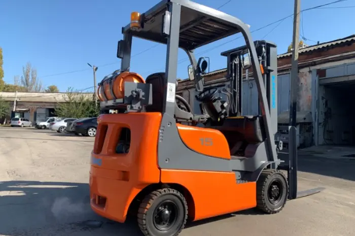 Вилочный автопогрузчик Sumitomo на 1.5 тонны с синхронным позиционером вил- фото № 3