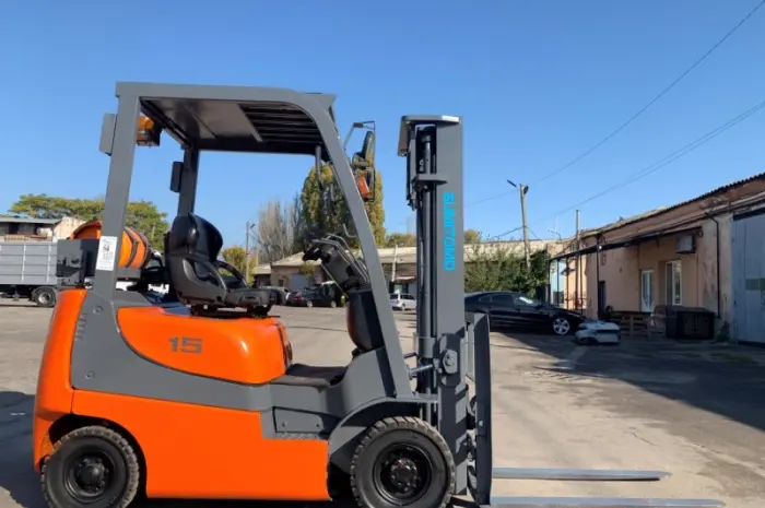 Вилочный автопогрузчик Sumitomo на 1.5 тонны с синхронным позиционером вил- фото № 4