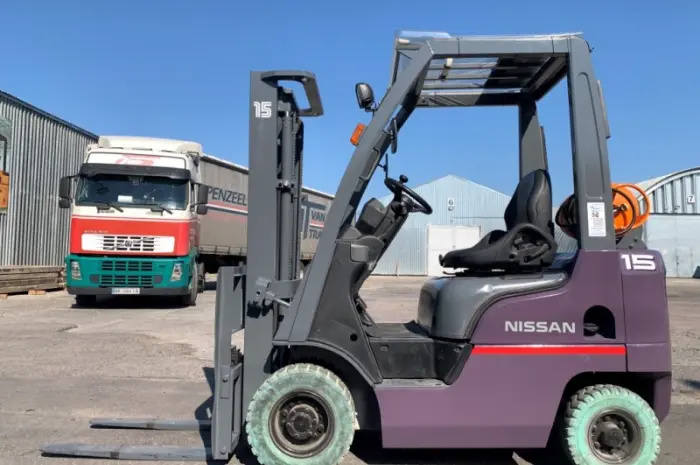 Вилочный автопогрузчик Nissan на 1.5 тонны на немаркой резине. Модель P1F1A15D- фото № 1