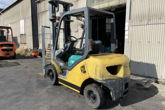 Вилковий автонавантажувач Komatsu з бічним зміщенням. Модель: FG25C-15- фото № 3