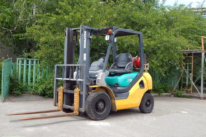 Вилочный погрузчик бу KOMATSU FG20T-16, 2006г- фото № 1