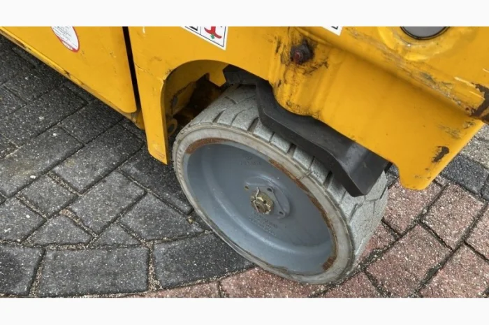 Ножичний підйомник Haulotte Compact 14 2016 року 340 мотогодин- фото № 9