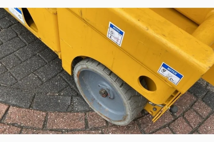 Ножичний підйомник Haulotte Compact 14 2016 року 340 мотогодин- фото № 5