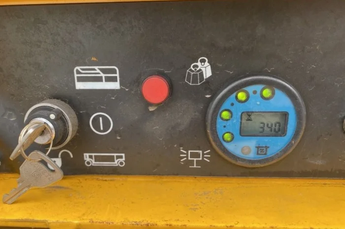 Ножичний підйомник Haulotte Compact 14 2016 року 340 мотогодин- фото № 4