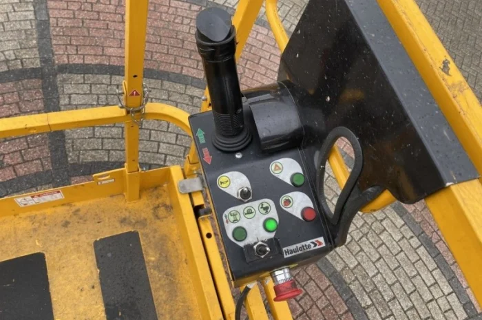 Ножичний підйомник Haulotte Compact 14 2016 року 340 мотогодин- фото № 16