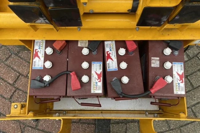 Ножичний підйомник Haulotte Compact 14 2016 року 340 мотогодин- фото № 14