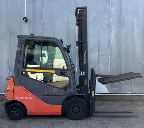 Дизельний навантажувач Toyota 02-8FDF15 кабіна- фото № 3
