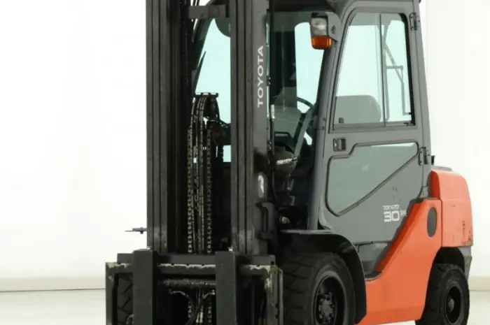 Навантажувач вилковий 3т. Toyota 02-8FGF30 5 метрів підйом кабіна- фото № 1