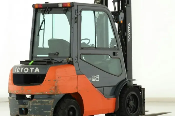 Навантажувач вилковий 3т. Toyota 02-8FGF30 5 метрів підйом кабіна- фото № 2