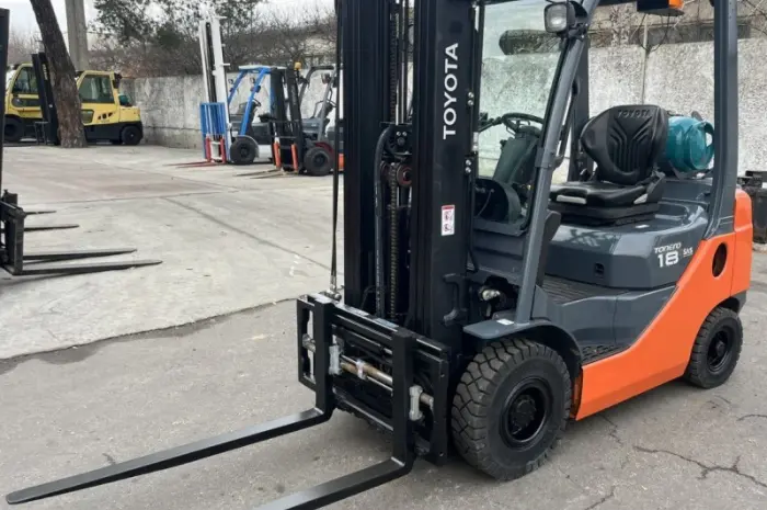 Навантажувач кара 1.8т. Toyota 02-8FGF18 2013 року 3750 мг в наявності- фото № 2