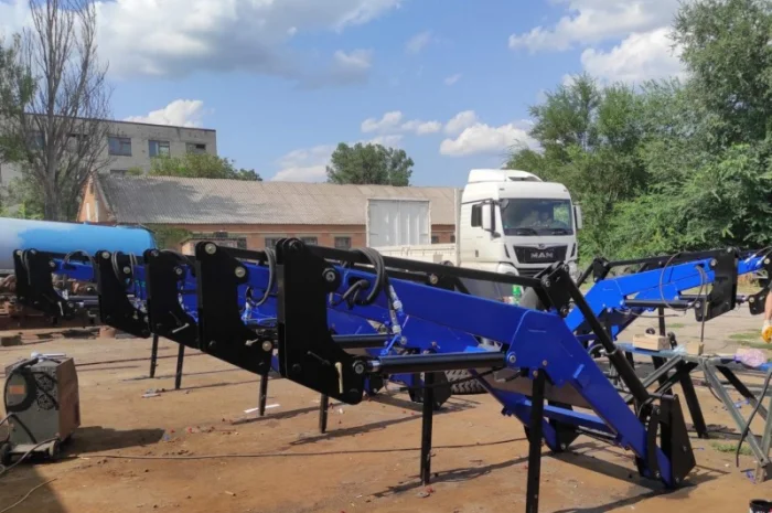 Фронтальні навантажувачі до вітчизняних, імпортних та для міні тракторів- фото № 8