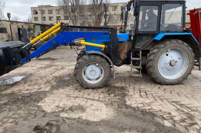 Фронтальні навантажувачі до вітчизняних, імпортних та для міні тракторів- фото № 12