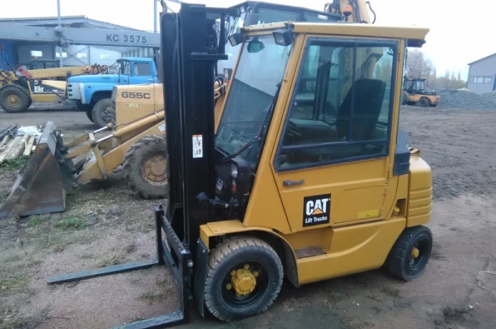 Вилочный погрузчик Caterpiller GP 20- фото № 1