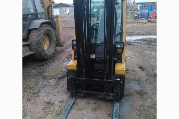 Вилочный погрузчик Caterpiller GP 20- фото № 4