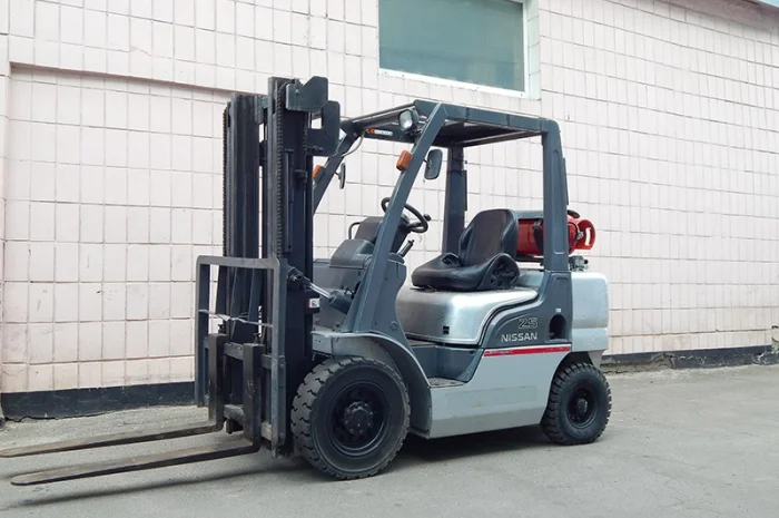 Вилочный погрузчик бу NISSAN NL02A25D (газ/бензин)- фото № 1