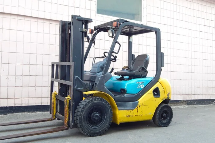 Вилочный погрузчик бу KOMATSU FG20T-16, 2007г- фото № 1