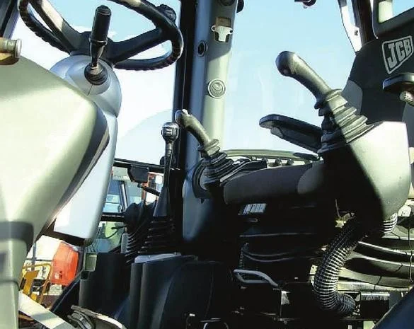 Экскаватор - погрузчик JCB 3CX Turbo 2007 года- фото № 1