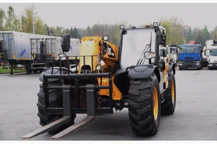 Телескопический погрузчик CATERPILLAR TH330B 4x4x4 2007 года- фото № 3