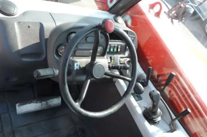 Телескопический погрузчик Manitou MT 732 2002 года- фото № 9