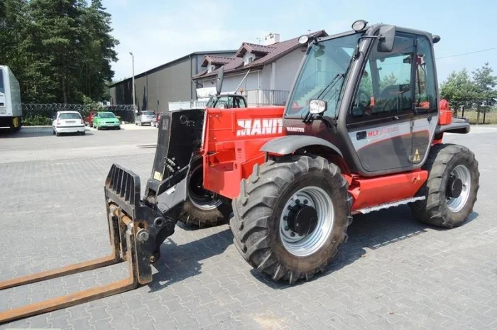 Телескопический погрузчик Manitou MLT 845 2011 года- фото № 5