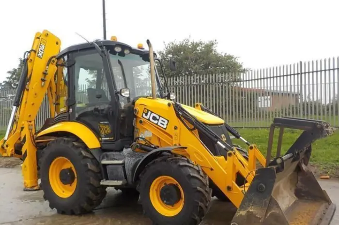 Экскаватор-погрузчик JCB 3CX Contractor 2011 года- фото № 1