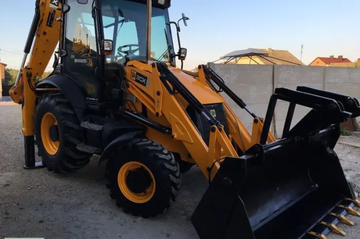 Экскаватор-погрузчик JCB 3CX Contractor 2010 года- фото № 1