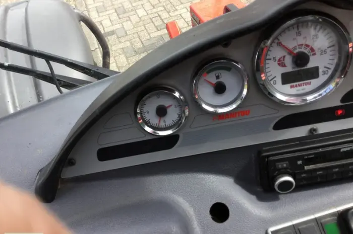 Телескопический погрузчик Manitou MLT 735-120 premium 2013 года- фото № 4