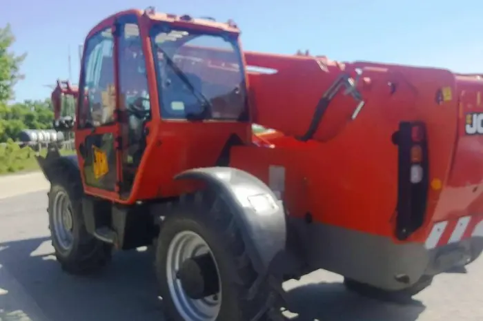 Телескопический погрузчик JCB 535-125 2005 года- фото № 1