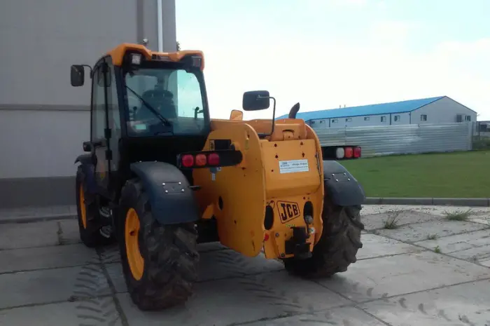 В наличии телескопический погрузчик JCB 531-70 Agri 2006 года- фото № 2