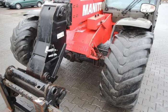 Телескопический погрузчик Manitou MLT 735-120 LSU 2011 года- фото № 7