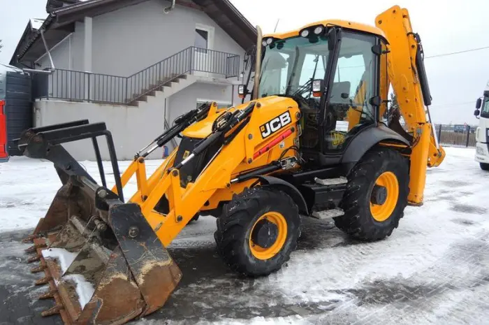 Экскаватор-погрузчик JCB 3CX 2011 года- фото № 1
