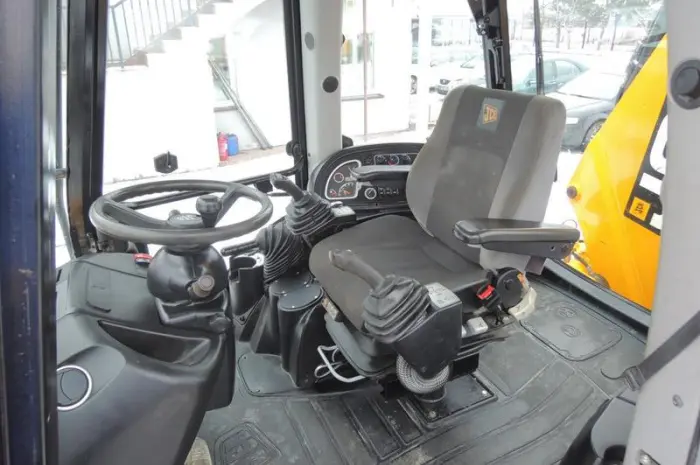 Экскаватор-погрузчик JCB 3CX 2011 года- фото № 5