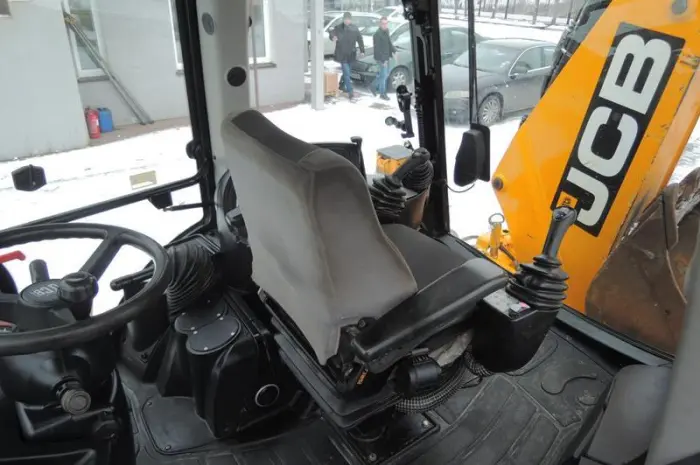 Экскаватор-погрузчик JCB 3CX 2011 года- фото № 8